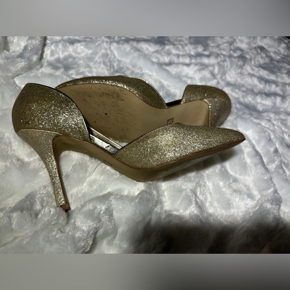 Jessica Simpson Golden Shoes - Picture 5 of 8
